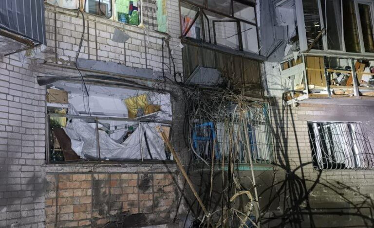 Марганець на Дніпропетровщині під обстрілом. пошкоджені будинки і автівки