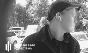 У Дніпрі затримали студентку, яка, представляючись військовим, ошукала жінку на понад 800 тис. грн