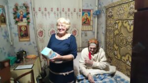 Вже має четверо правнуків: на Дніпропетровщині жителька селища Межова відзначила 100-річний ювілей