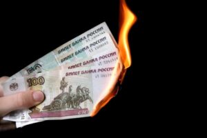 Українцям знову дозволили обмінювати російські та білоруські рублі