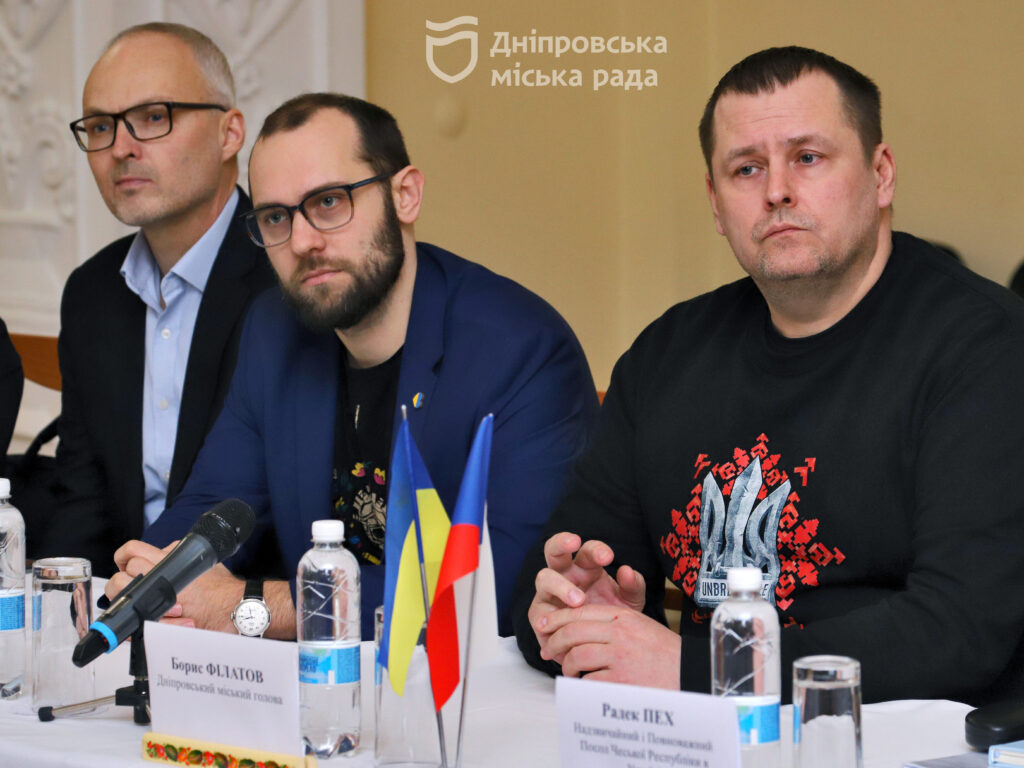 Бізнес-контакти, зустріч із мером Філатовим та обладнання для 16–ї міської лікарні. У Дніпрі з офіційним візитом делегація чеських урядовців