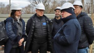 У Дніпрі директор Служби інструментів зовнішньої політики ЄС Петер Вагнер відвідав 118-й будинок на Перемозі
