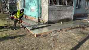 Уперше з моменту побудови. Ремонт вимощення та ґанків у багатоповерхівках Дніпра