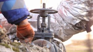 Заборгували пів мільйона. У Дніпрі розпочали відключення від теплопостачання злісних неплатників 