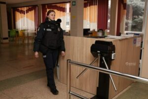 У Дніпрі у 20-ти школах з’явилися офіцери безпеки