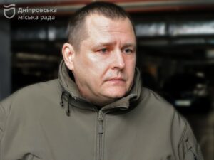 Відновлення опалення та водопостачання, евакуація лікарні та дистанційне навчання у шістьох школах. Філатов розповів, як стабілізують ситуацію на постраждалих від атаки рф житломасивах