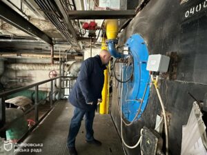 «У нас усе працює у штатному режимі, адже ми провели гарну підготовку», — черговий по місту про хід опалювального сезону у Дніпрі