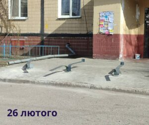 У Дніпрі вандали понівечили щойно встановлені антипаркувальні стовпчики