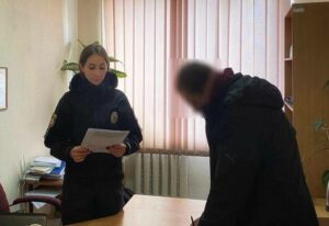 У Дніпрі затримали двох чоловіків, які грабували людей на вулицях міста