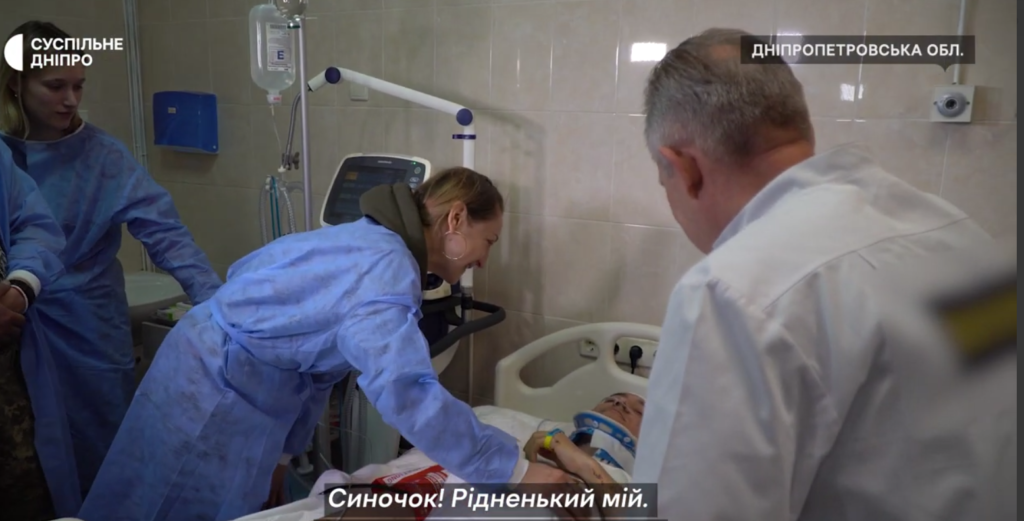 У Дніпрі рятують 19-річного хлопця з Мирнограда, який постраждав через ракетний удар У Дніпрі рятують 19-річного хлопця з Мирнограда - Дніпро Регіон