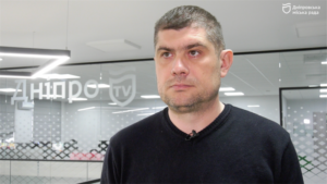 Квартири – зі світлом (де це можливо), тим часом триває експертиза інженерних конструкцій: роботи після пожежі у будинку по вул. Єфремова, 2-А у Дніпрі