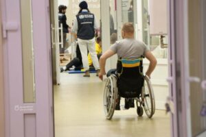 Комплексна допомога пораненим захисникам у міських лікарнях Дніпра