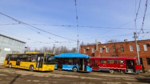 Як курсуватимуть тролейбуси, трамваї та автобуси через ремонт переїздів на просп. Б. Хмельницького