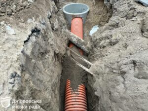 Від ремонту колектора до нового дорожнього покриття: Дніпро дотримується комплексного підходу, аби на одній вулиці усунути одразу кілька проблем