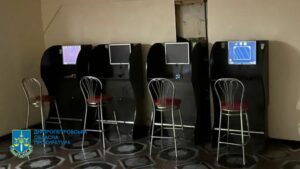 На Дніпропетровщині припинено діяльність п’яти підпільних гральних закладів: затримано сімох організаторів