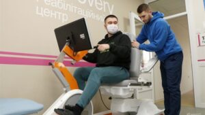 «Мені є з чим порівнювати. У Дніпрі кожному пацієнту приділяють набагато більше уваги», — військовий поділився враженнями від реабілітаційного центру