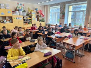 У Дніпрі розпочався набір учнів до ліцеїв та перших класів. Хто за кордоном —документи може подати і онлайн