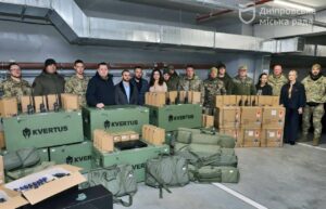 Під час чергової видачі дронів і техніки Філатов підписав угоду про співпрацю з українським виробником РЕБів та РЕРів «КВЕРТУС»