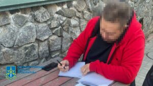 На Дніпропетровщині затримали організаторів схеми виїзду за кордон за фейковими документами