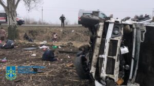 5 загиблих та 12 постраждалих: водія маршрутки, що перекинулась на трасі під Дніпром, взяли під варту