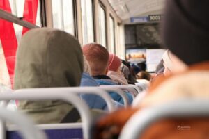 Безкоштовний проїзд у електротранспорті та мінус 25 % на міських автобусах Дніпра. Переваги учнівського квитка