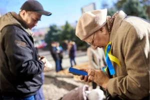 Де і яку допомогу можуть отримати ВПО по всій Україні: продукти, одяг, засоби гігієни