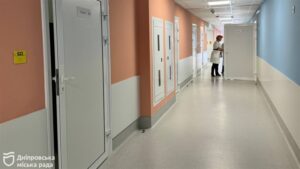 Комфортні умови для пацієнтів та найсучасніше обладнання: як працює відділення неврології після масштабного оновлення міської дитячої лікарні № 6 у Дніпрі