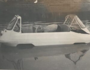 Друге життя легенди. У Дніпрі реставрують унікальний плаваючий автомобіль (фото)