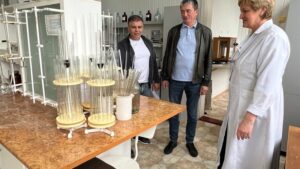 Працюють цілодобово для подання якісної питної води. Черговий по місту перевірив одну з насосно-фільтрувальних станцій Дніпра