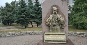 У Павлограді знесуть пам’ятник засновнику міста (відео)