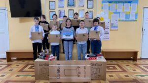 Прифронтові школи Дніпропетровщини отримали гаджети з унікальним контентом eKidz