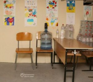 Для безпеки та зручності випускників. Як готують укриття у Дніпрі до проведення НМТ