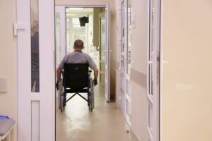 10 годин евакуації, складна операція – а далі реабілітація: історія військового Ростислава, який нині у Дніпрі лікується в унікальному реабілітаційному центрі