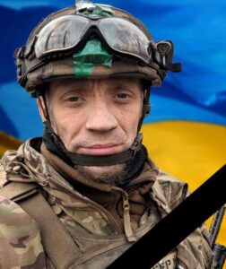 У нього залишилися мати, дружина, донька та син. На Луганщині загинув старший солдат Ростислав Венгер з Кам’янського