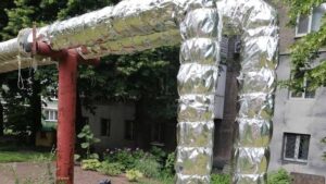 Дніпро готується до нового опалювального сезону. Працівники «Теплоенерго» відновлюють теплову ізоляцію