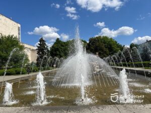 У Дніпрі вже працюють фонтани. Локації, де можна насолодитись прохолодою та зробити фото