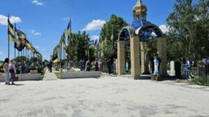 У Павлограді на кладовищі з’явилася капличка з дзвоном із гільз (відео)