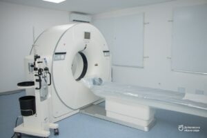 «Робота з цим сучасним апаратом дозволить мінімізувати рентгенівське опромінення для пацієнта», – лікарка про новий комп’ютерний томограф у 6-тій міській лікарні Дніпра