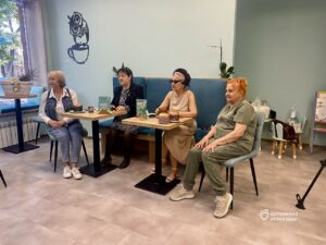 Декорування пряниками та рецепт «бріож». Як учасники Університету третього віку в Дніпрі побували на майстер-класі