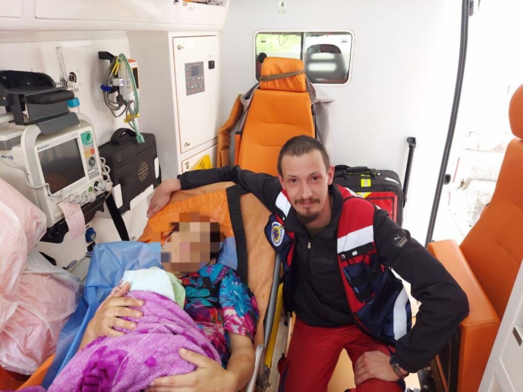 Стрімкі пологи. На Дніпропетровщині жінка народила вдома