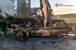 Виявили тіла двох загиблих. Люди згоріли заживо в автівці на Дніпропетровщині