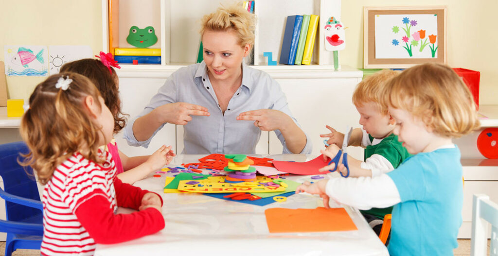 Підвищення зарплатні освітянам. У Дніпрі на сесії міськради ухвалили надбавку для вихователів дитячих садочків та їхніх помічників