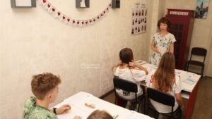 «Колектив дуже приємний. Допомагають у реалізації власних ідей. Не жалкую, що звернулась тоді за оголошенням», — переселенка про знайдену роботу у Дніпрі
