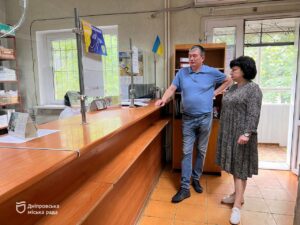 У Дніпрі злісним неплатникам продовжують відключати воду. Цього разу водовідведення припинили 6 квартирам багатоповерхівки на ж/м Сокіл