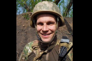 Люди стояли на колінах і плакали. Новомосковщина провела в останню путь Ігоря Дриголу