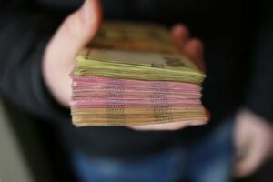 В Україні замінять банкноти 50 та 200 гривень старого зразка