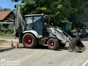 5 вулиць – уже з комплексним ремонтом: Дніпро продовжує оновлювати аварійні дороги та тротуари