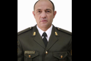 На щиті повернувся Герой Подереча Віктор. На Дніпропетровщині у рідному селі прощаються з загиблим