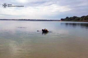 Пішов купатись і зник у воді. На Дніпропетровщині знайшли тіло чоловіка