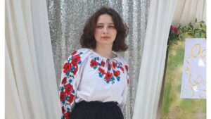 У Дніпрі 14-річна Анастасія шукає родину. Як удочерити дитину (фото)